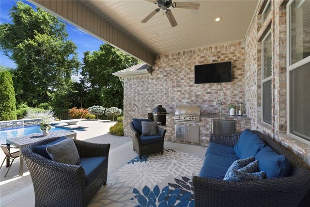 200 Grimsdell Circle, Cave Springs, AR 72718