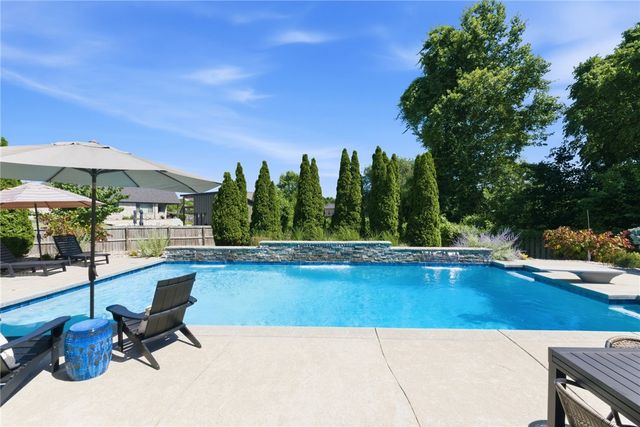 200 Grimsdell Circle, Cave Springs, AR 72718