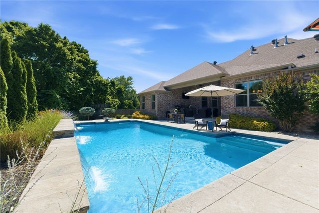 200 Grimsdell Circle, Cave Springs, AR 72718