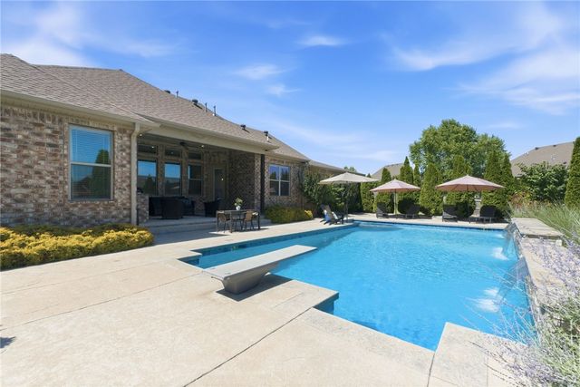 200 Grimsdell Circle, Cave Springs, AR 72718