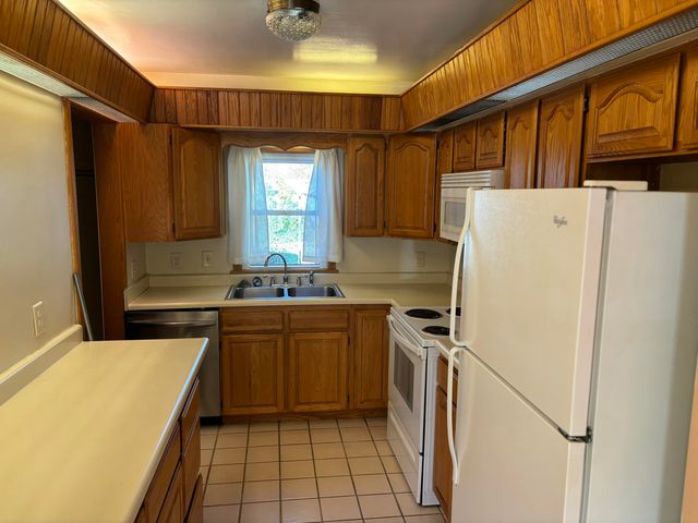 3017 E G Avenue, Cooper Twp, MI 49004