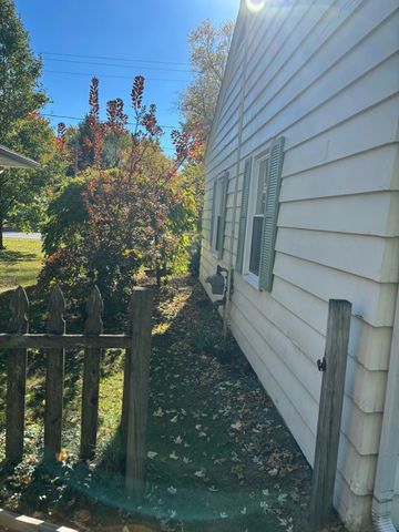 3017 E G Avenue, Cooper Twp, MI 49004