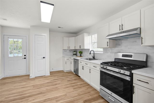 4909 Cochran Street 1, Houston, TX 77009