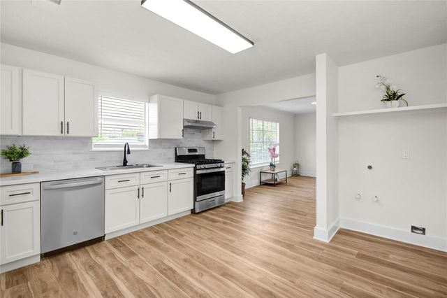 4909 Cochran Street 1, Houston, TX 77009