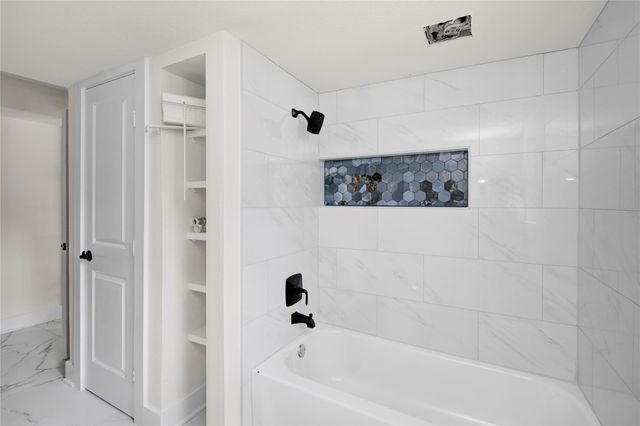 4909 Cochran Street 1, Houston, TX 77009