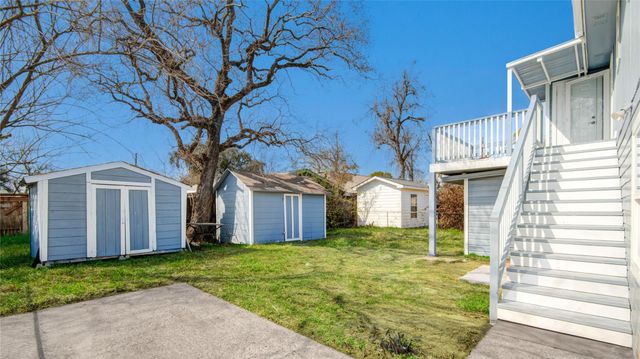 4909 Cochran Street 1, Houston, TX 77009