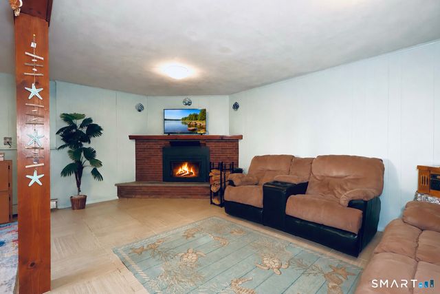 6 Hillside Court, Brookfield, CT 06804