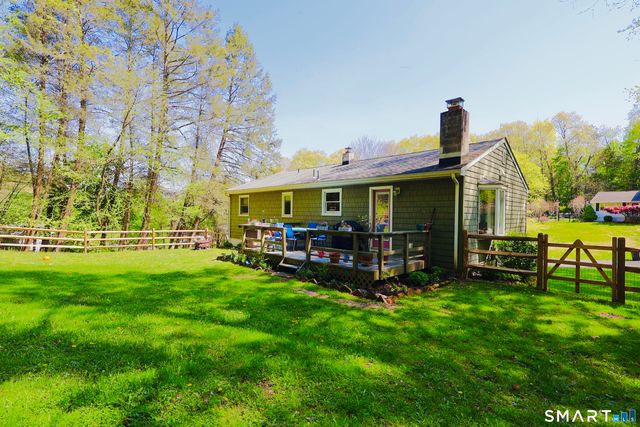 6 Hillside Court, Brookfield, CT 06804