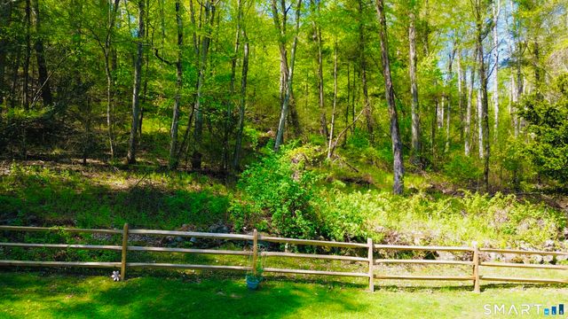 6 Hillside Court, Brookfield, CT 06804