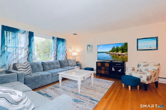 6 Hillside Court, Brookfield, CT 06804