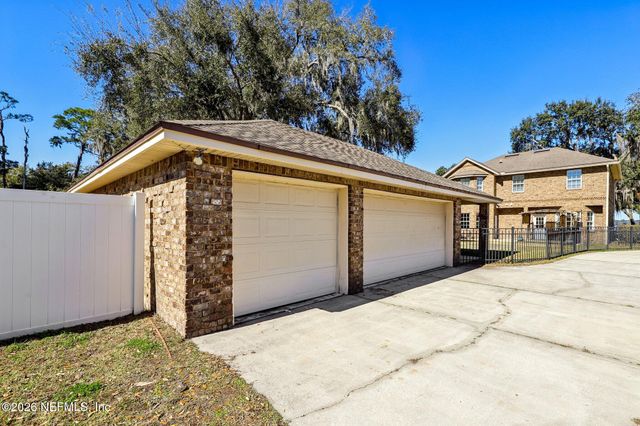 2006 N LAKESHORE Drive, Fleming Island, FL 32003