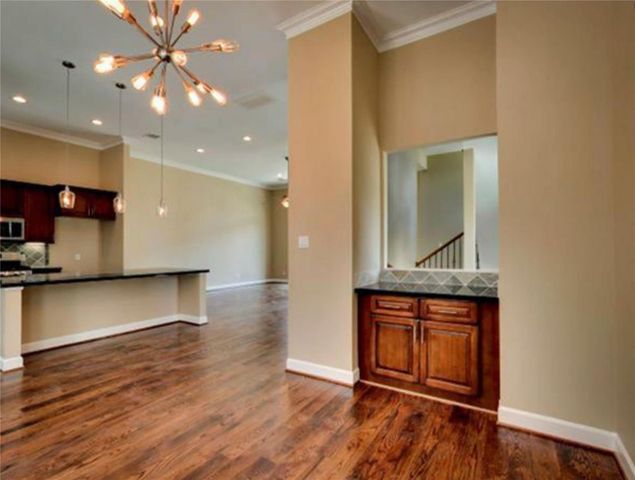 2206 Holman Street, Houston, TX 77004
