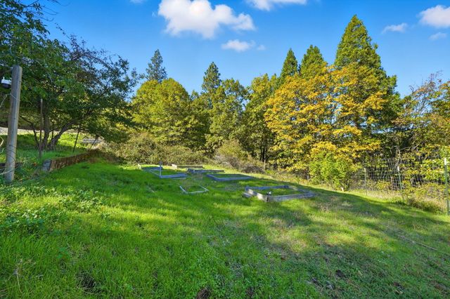 29204 Park Road, Round Mountain, CA 96084