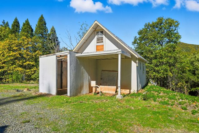 29204 Park Road, Round Mountain, CA 96084