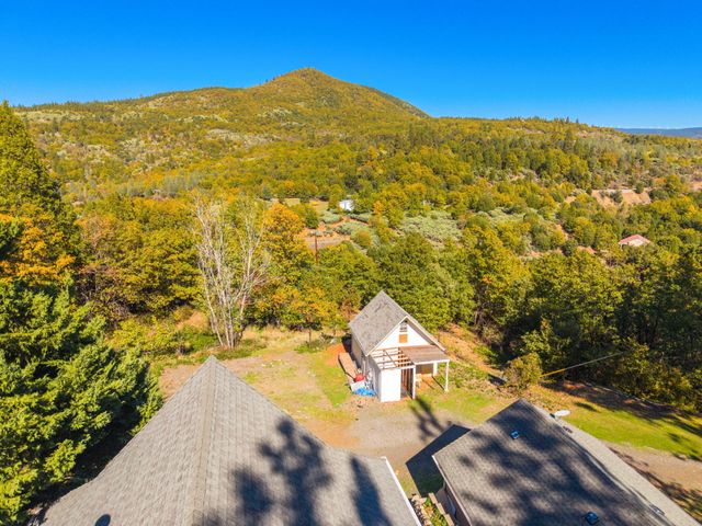 29204 Park Road, Round Mountain, CA 96084