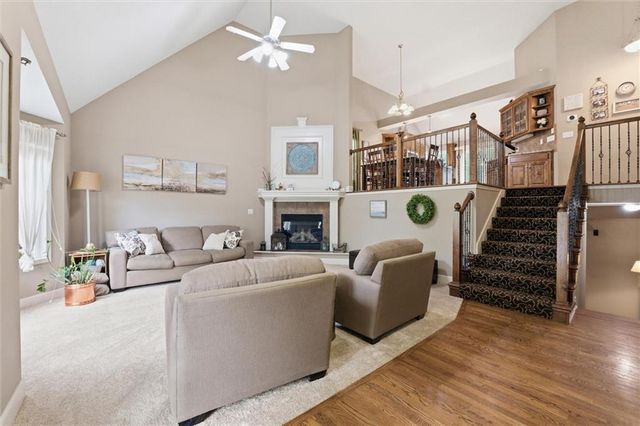2509 SW Carlton Court, Lee's Summit, MO 64082