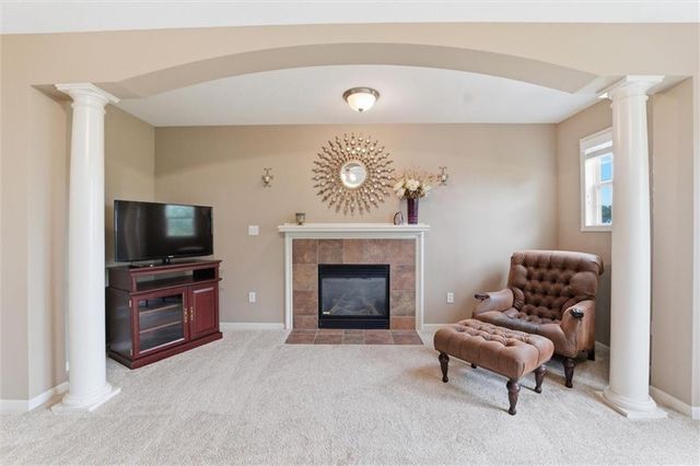 2509 SW Carlton Court, Lee's Summit, MO 64082