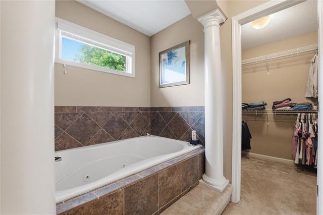 2509 SW Carlton Court, Lee's Summit, MO 64082