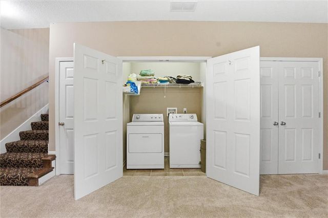 2509 SW Carlton Court, Lee's Summit, MO 64082
