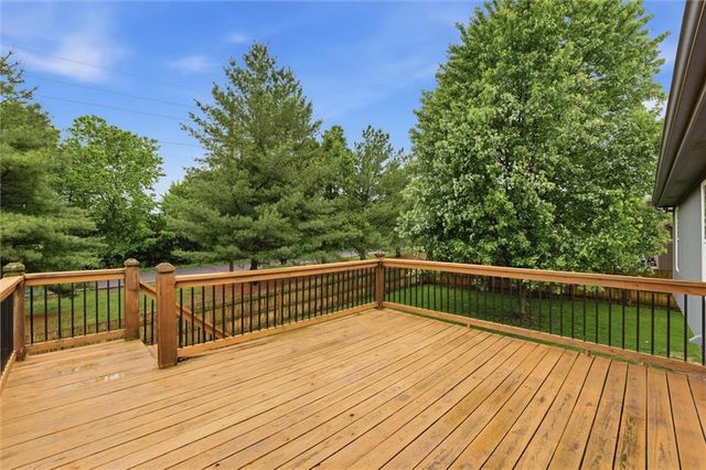 2509 SW Carlton Court, Lee's Summit, MO 64082