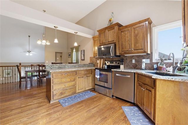 2509 SW Carlton Court, Lee's Summit, MO 64082