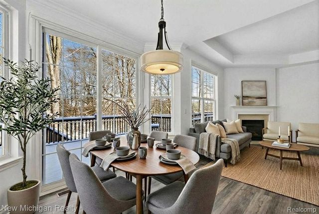 13185 Harbor Landings Drive 102, Fenton Charter Township, MI 48430