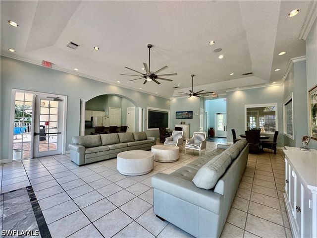 4700 Saint Croix LN 335, Naples, FL 34109