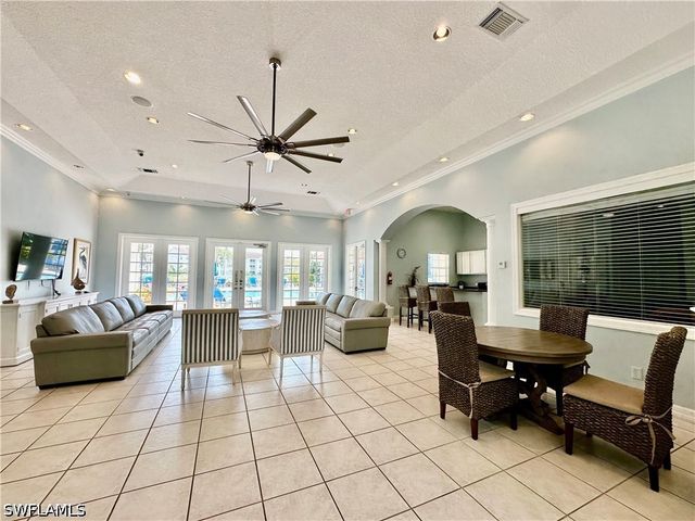 4700 Saint Croix LN 335, Naples, FL 34109