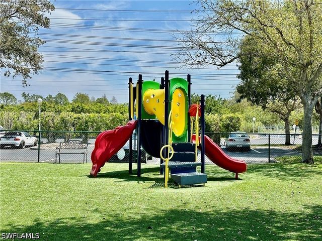 4700 Saint Croix LN 335, Naples, FL 34109