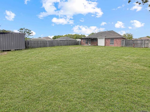 10088 Lexington Dr, Denham Springs, LA 70706