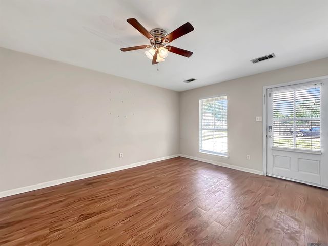 10088 Lexington Dr, Denham Springs, LA 70706