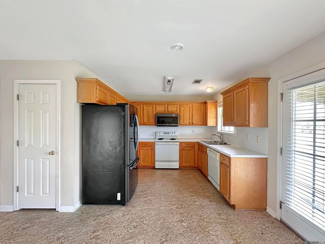 10088 Lexington Dr, Denham Springs, LA 70706