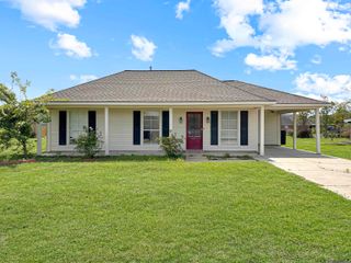 10088 Lexington Dr, Denham Springs, LA 70706
