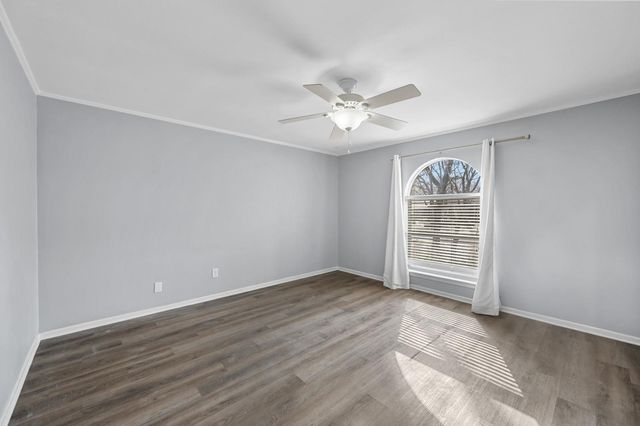 660 Springhill Drive, Hurst, TX 76054