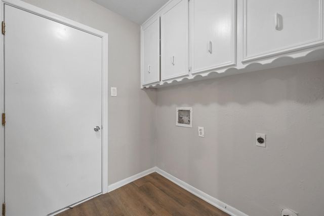 660 Springhill Drive, Hurst, TX 76054
