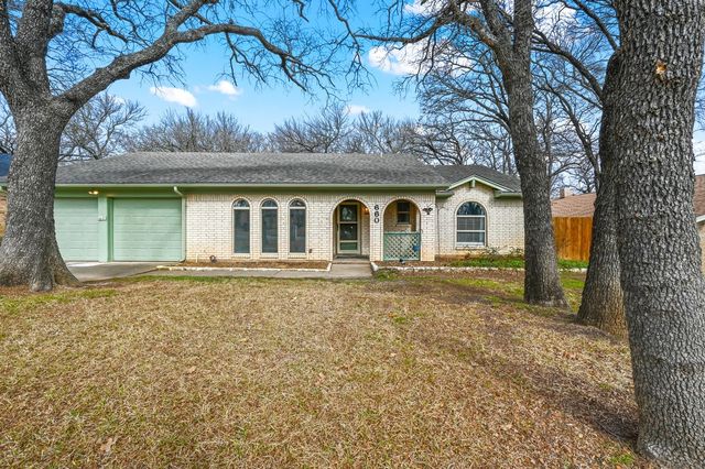660 Springhill Drive, Hurst, TX 76054
