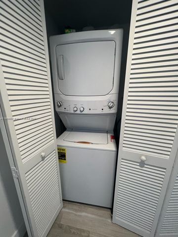 121 NE 34th St 2014, Miami, FL 33137