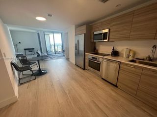 121 NE 34th St 2014, Miami, FL 33137