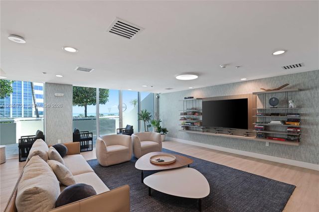 5025 Collins Avenue 110311041105, Miami Beach, FL 33140