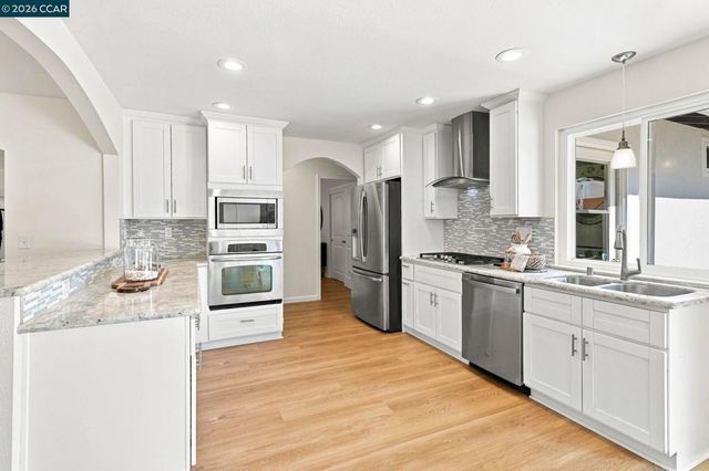 608 Banyan Ln, Walnut Creek, CA 94598
