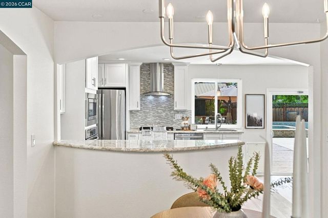608 Banyan Ln, Walnut Creek, CA 94598