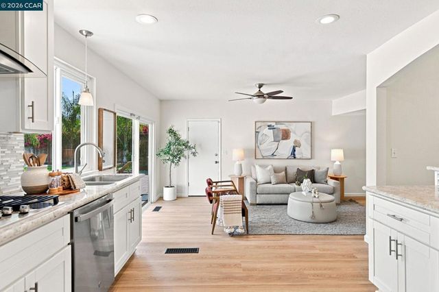 608 Banyan Ln, Walnut Creek, CA 94598