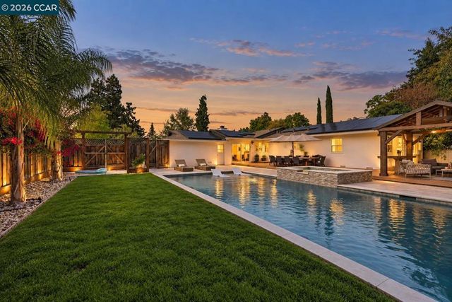 608 Banyan Ln, Walnut Creek, CA 94598