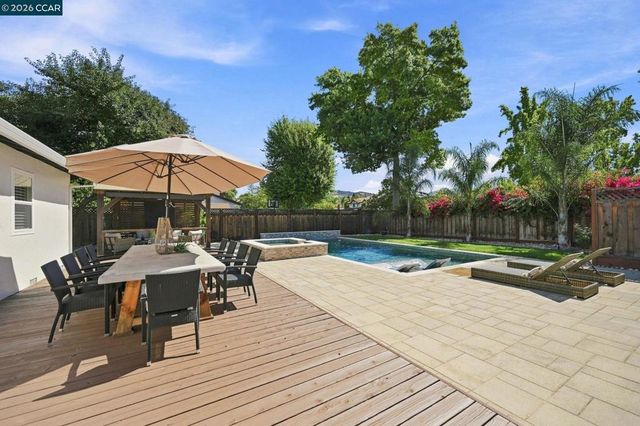 608 Banyan Ln, Walnut Creek, CA 94598