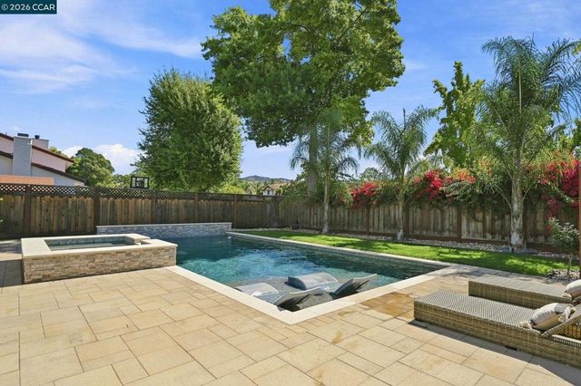 608 Banyan Ln, Walnut Creek, CA 94598