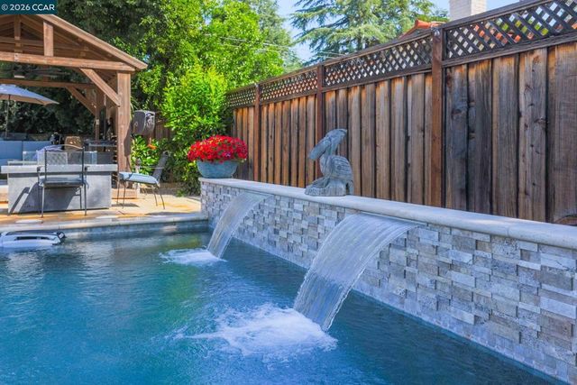 608 Banyan Ln, Walnut Creek, CA 94598