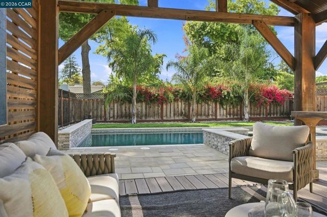 608 Banyan Ln, Walnut Creek, CA 94598