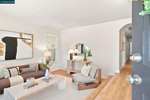 608 Banyan Ln, Walnut Creek, CA 94598