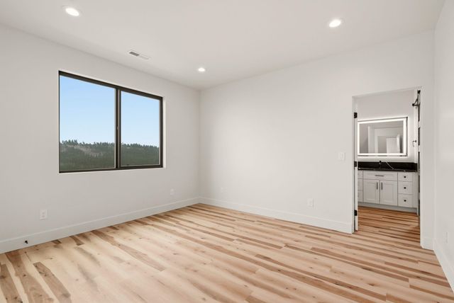 5030 S Lincoln Way, Spokane, WA 99224