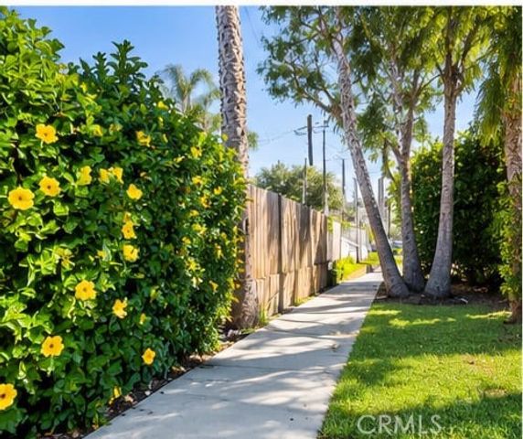 600 E Pinehurst, La Habra, CA 90631